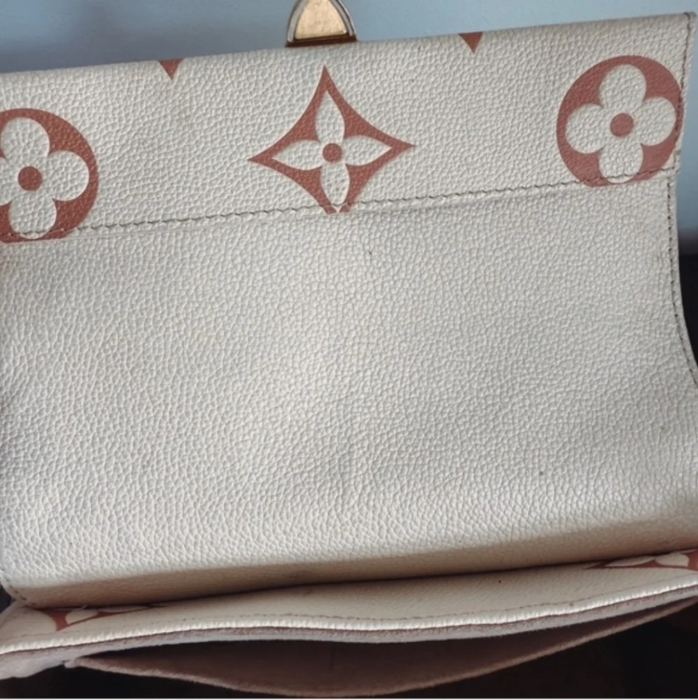 Louis Vuitton Favorite NM Crème Rose Trianon Crossbody Bag